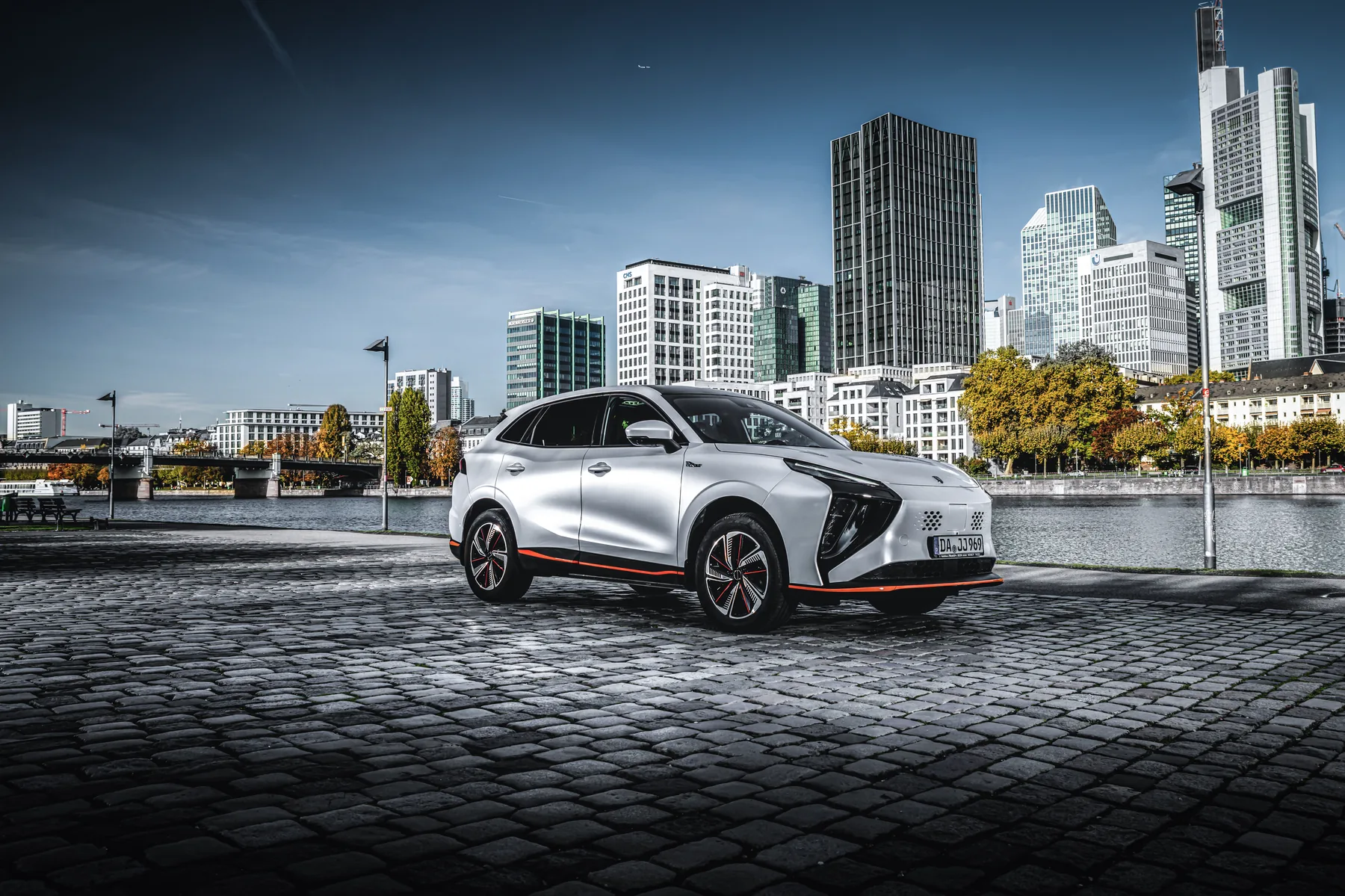 Forthing T5 Friday EV – V mestu
