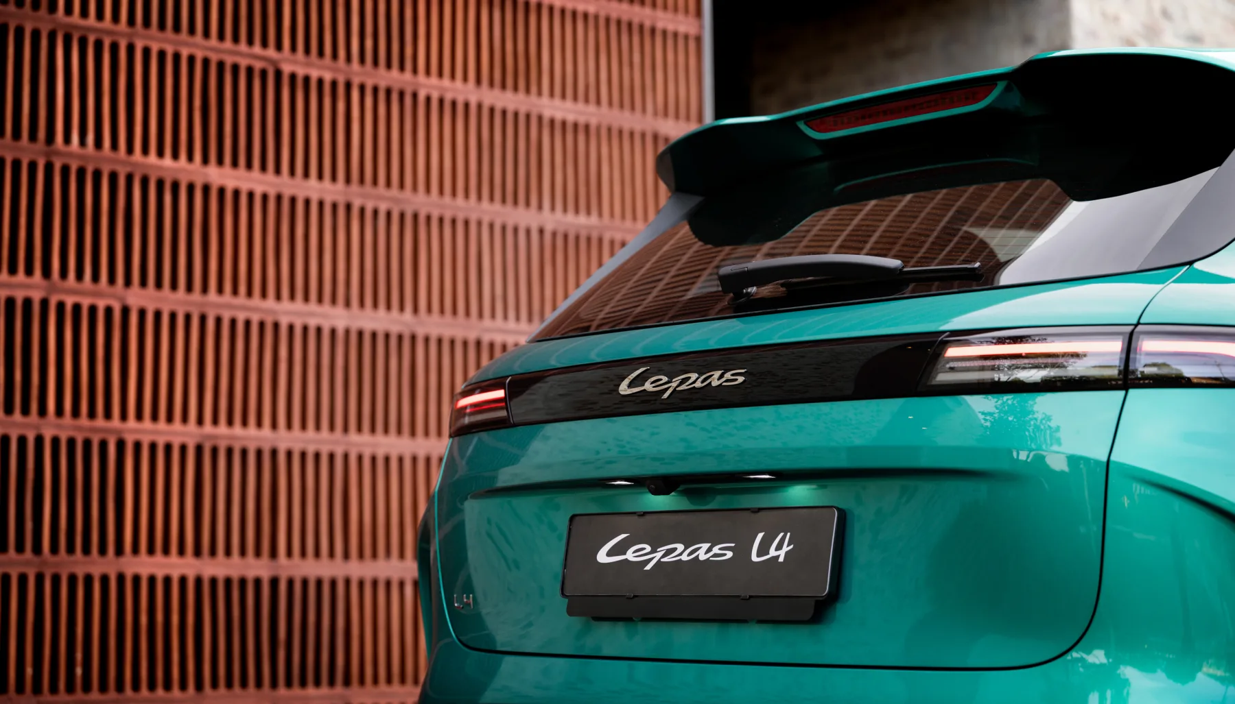 LEPAS L4 – LED svetlobni pas